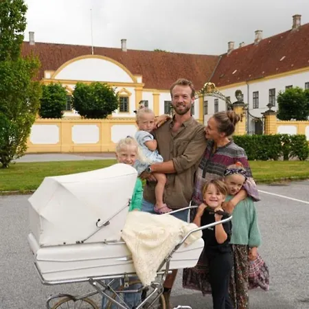 Omfaun Farm & Landsteder *