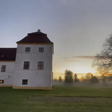 Omfaun Farm &